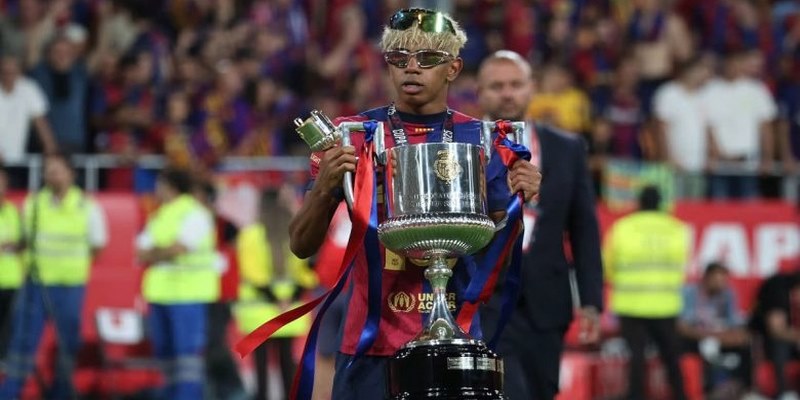 Yamal vô địch La Liga cùng Barcelona